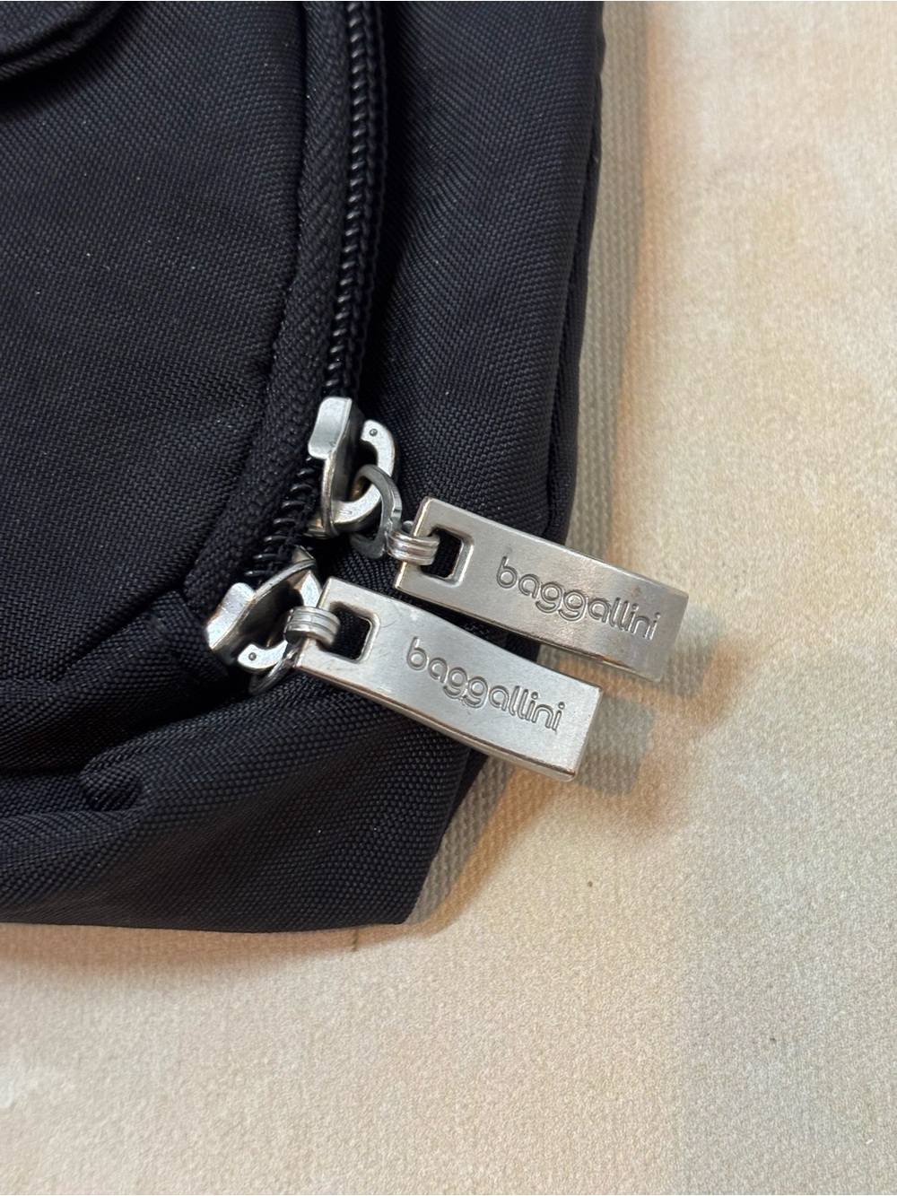 Baggallini Everyday Black Nylon Crossbody Bag with built in wallet - Picture 3 of 7